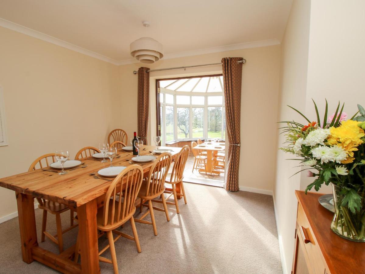 Bicton Lea Villa Acton  Dış mekan fotoğraf